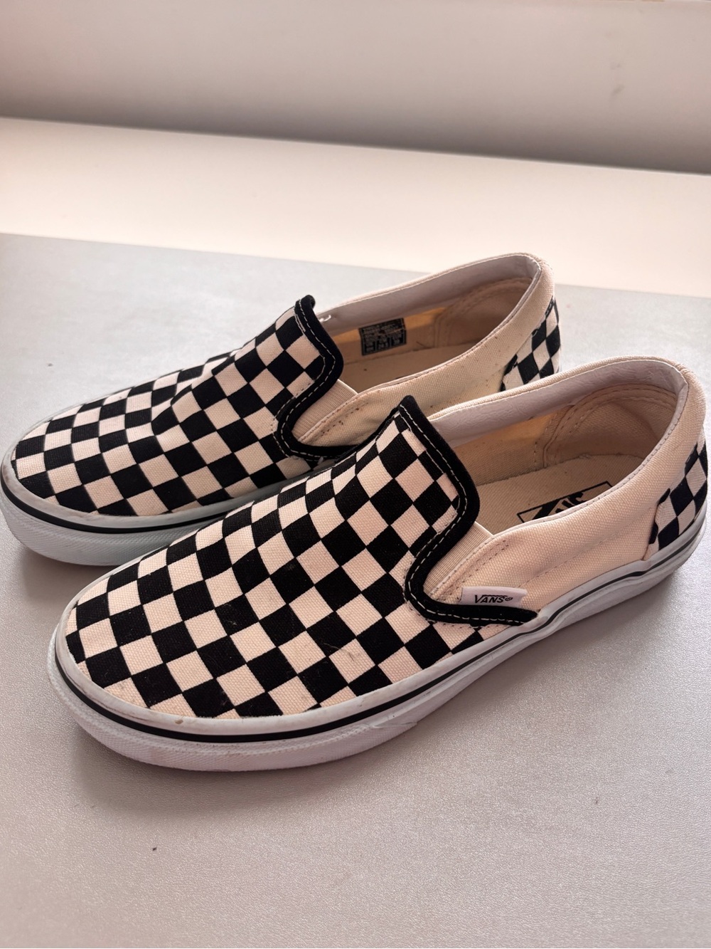 Vans Checkerboard Slip-On Sneakers – Size US 6M/7.5W